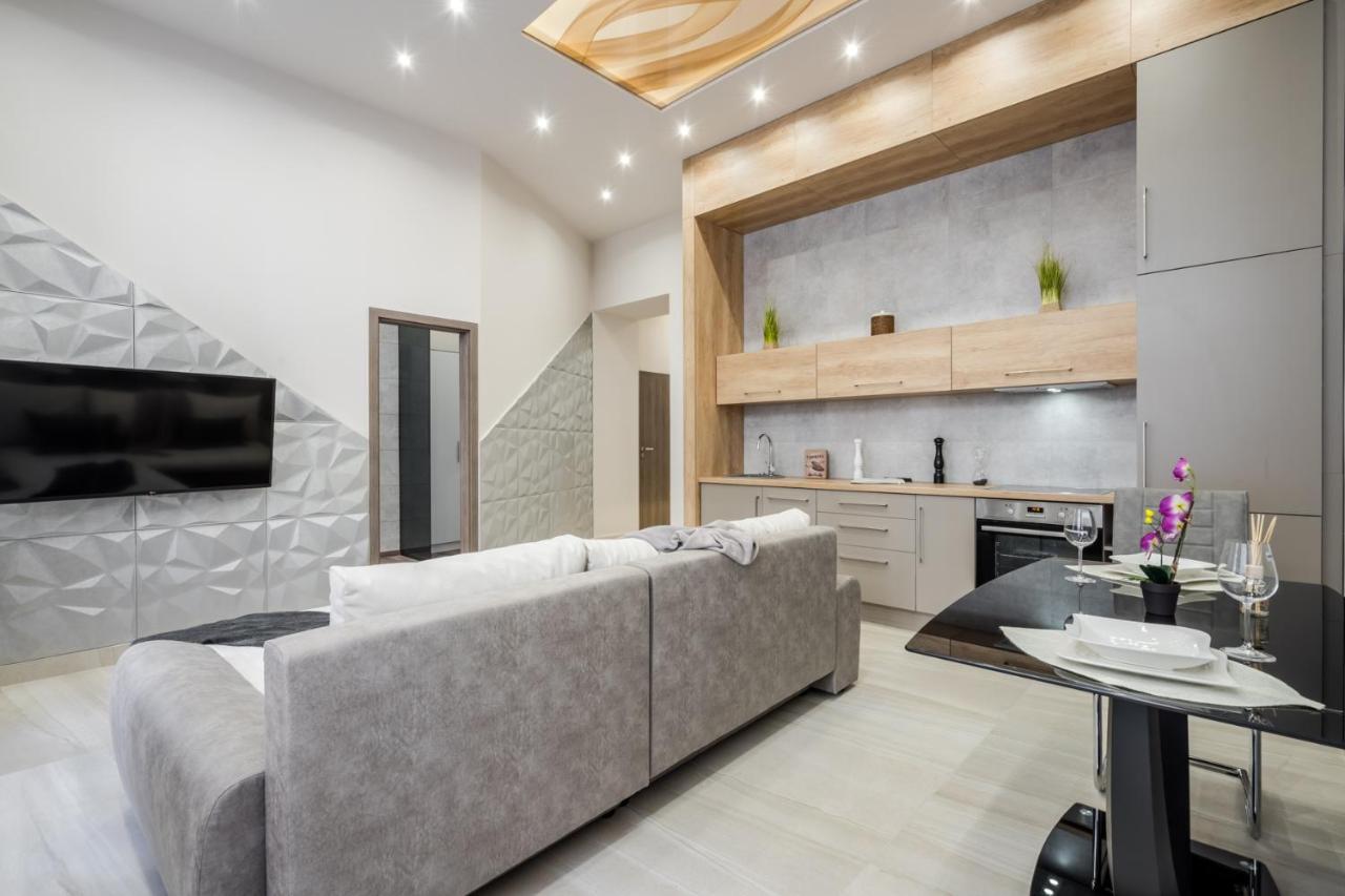 Chic Comfort Suite For 6 By Oktogon Budapest Exterior photo