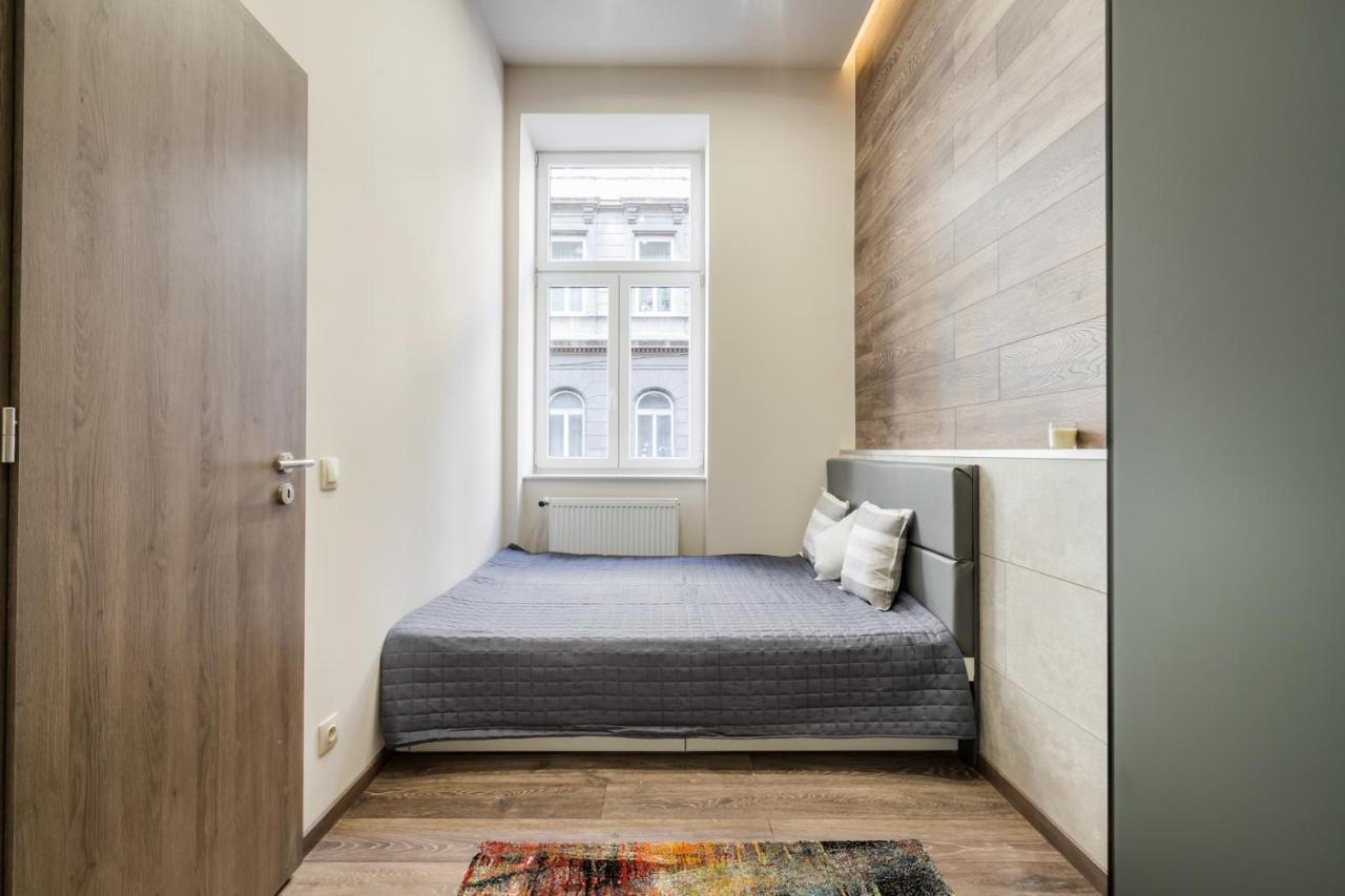 Chic Comfort Suite For 6 By Oktogon Budapest Exterior photo